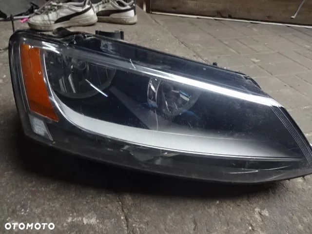 Prawa przednia lampa VW Jetta IV USA 5C7 941 006 - 2