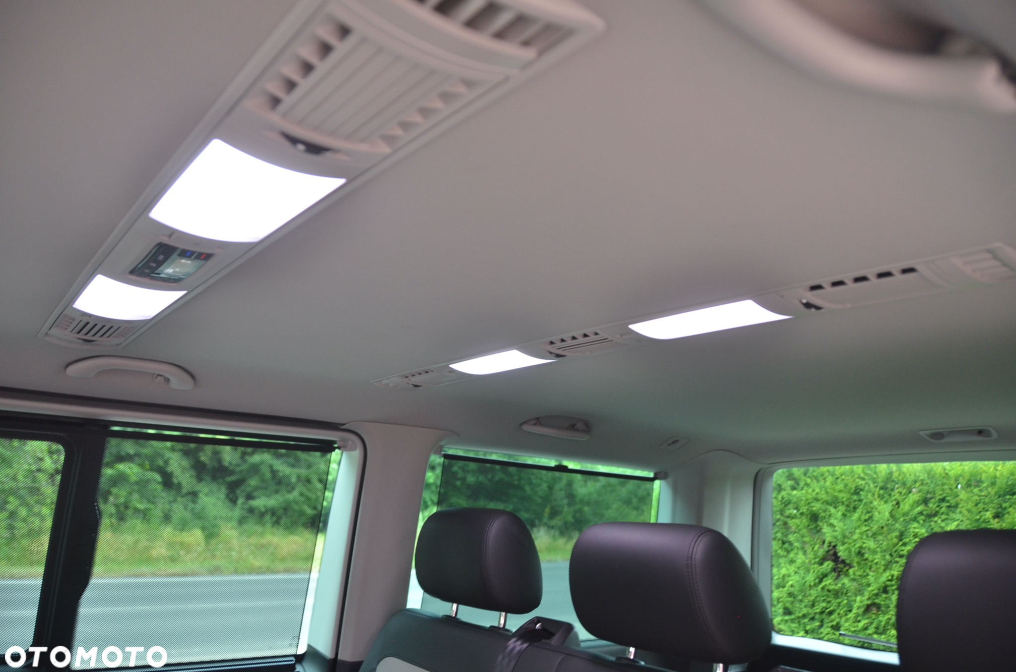 Volkswagen Multivan - 14