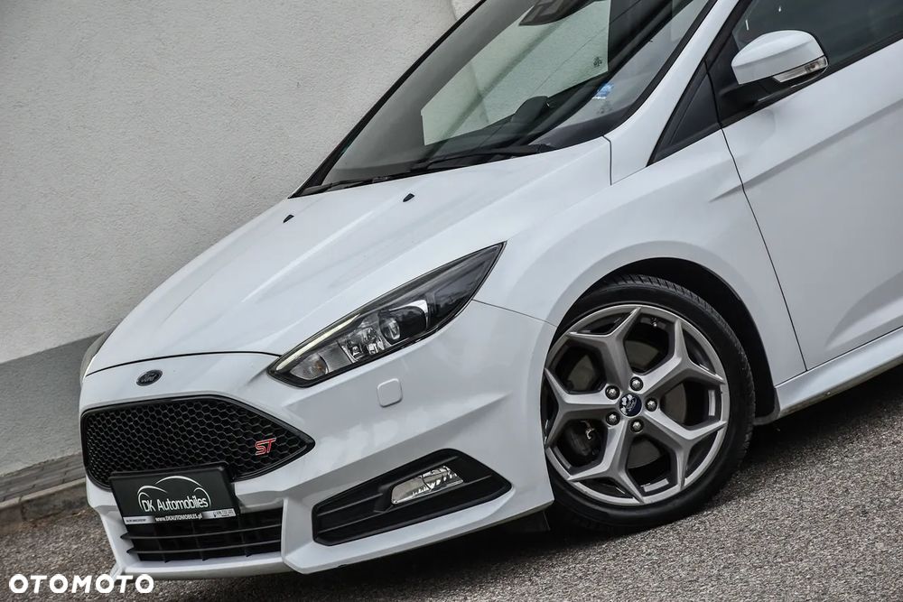Ford Focus 2.0 EcoBoost ST mit Leder-Sport-Paket - 15