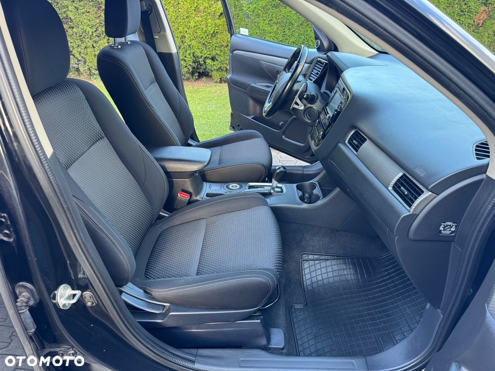 Mitsubishi Outlander 2.2 DI-D Instyle SDA 4WD - 28
