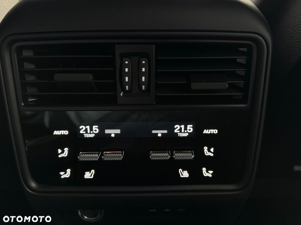 Porsche Cayenne - 40