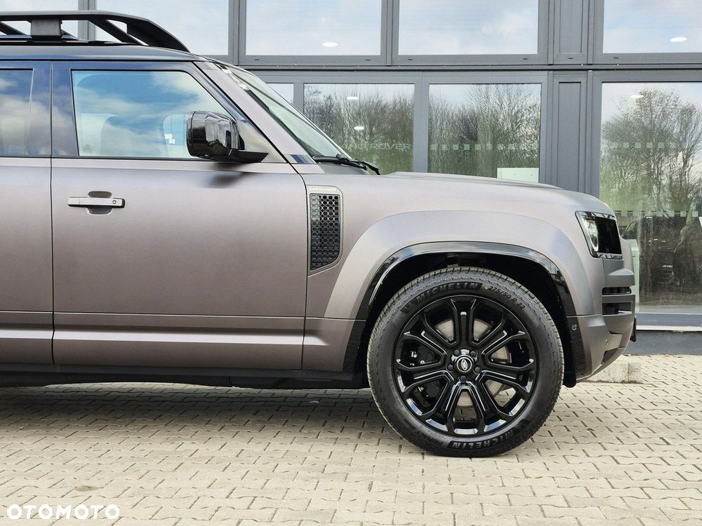 Land Rover Defender - 8