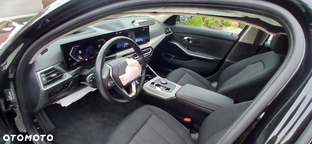 BMW Seria 3 320i Touring Advantage - 17