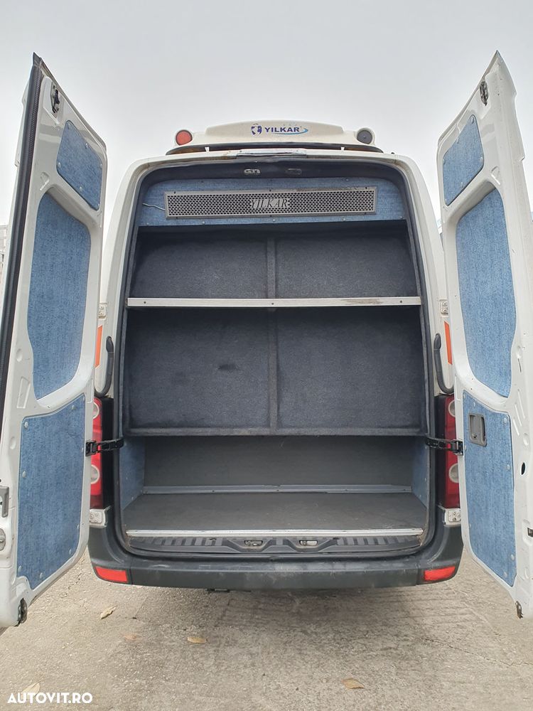 Volkswagen Crafter - 2