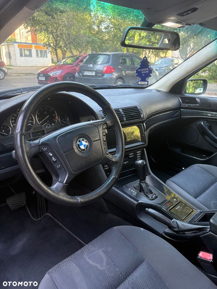 BMW Seria 5 - 12
