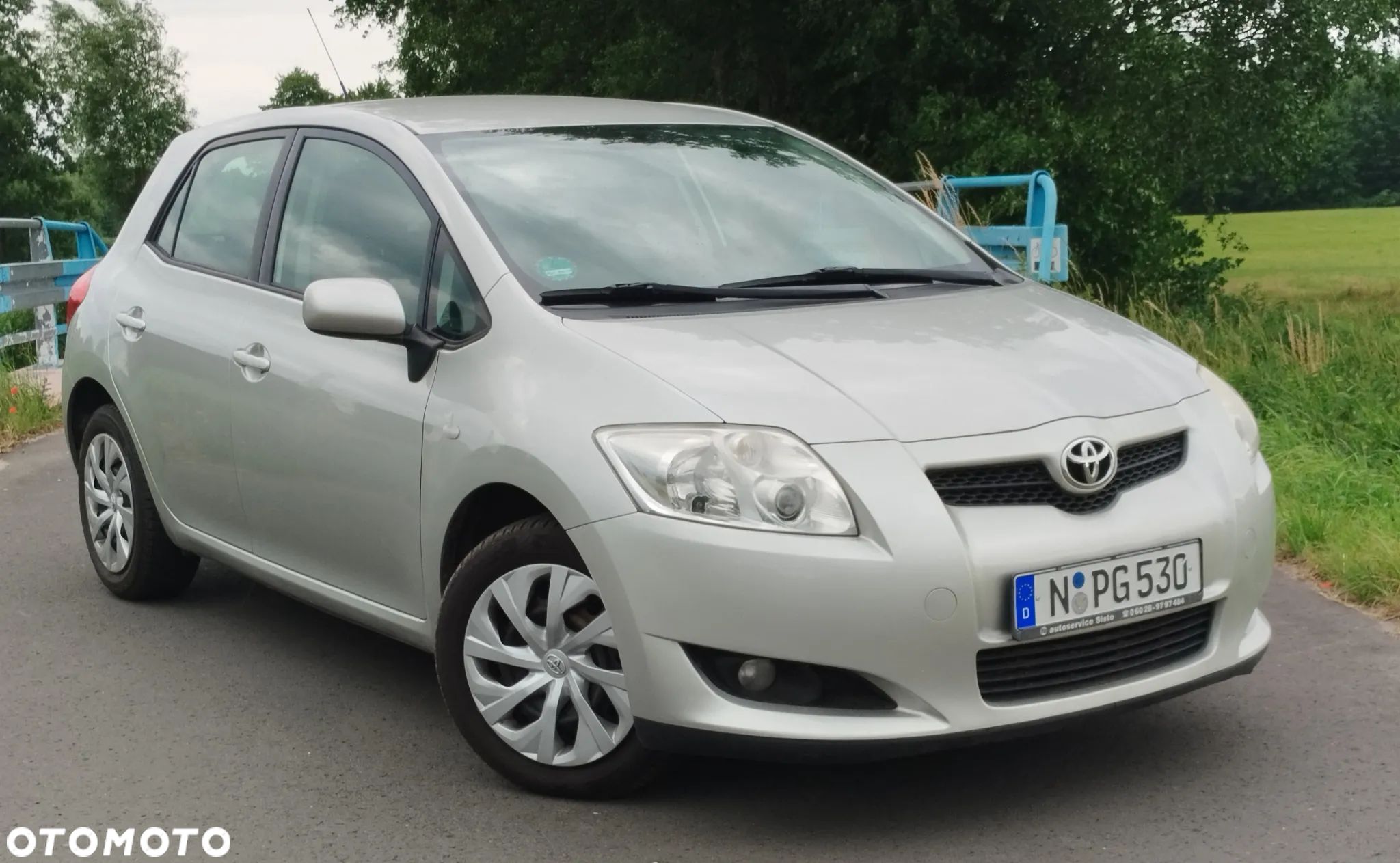Toyota Auris 1.6 VVT-i Sol - 1