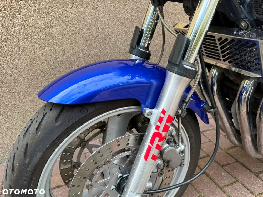 Yamaha XJR - 19