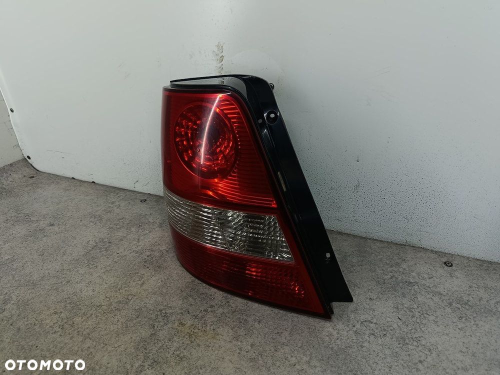 LAMPA TYLNA LEWA KIA SORENTO I - 3