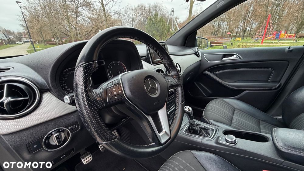Mercedes-Benz Klasa B 180 (BlueEFFICIENCY) - 21