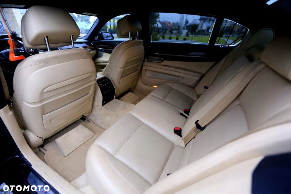 BMW Seria 7 - 13