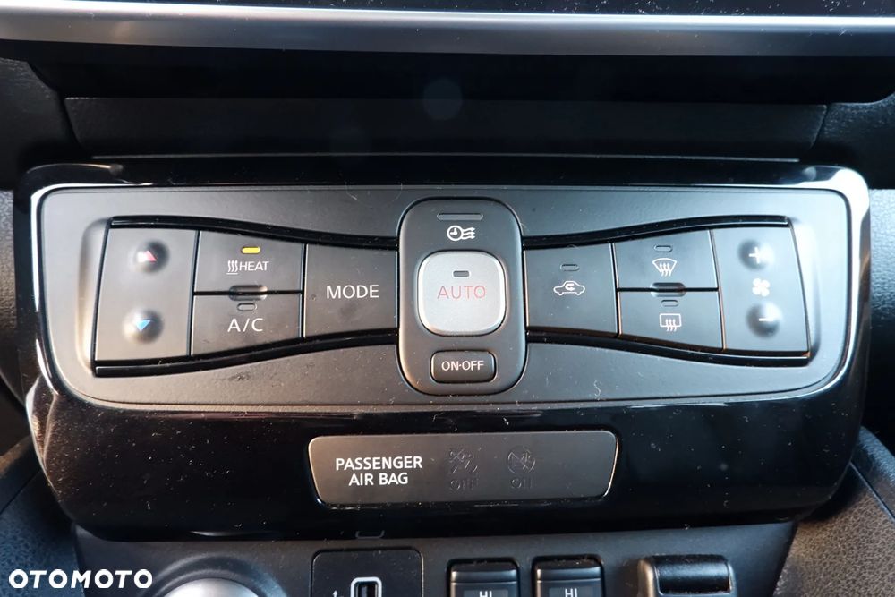 Nissan Leaf 40 kWh TEKNA - 17