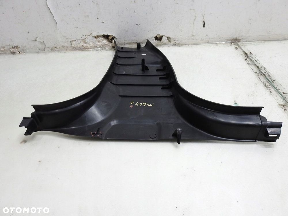 OSŁONA SŁUPKA ŚRODKOEWGO PRAWY B PEUGEOT 407 - 6