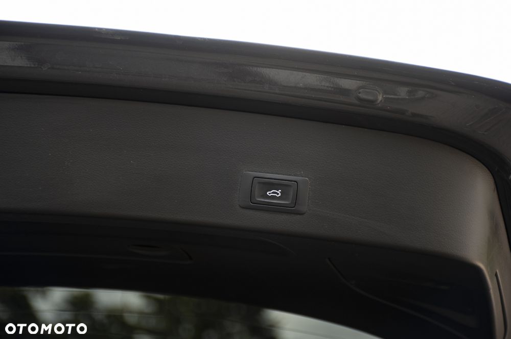 Audi A6 Avant 2.0 TDI Ultra S tronic - 37