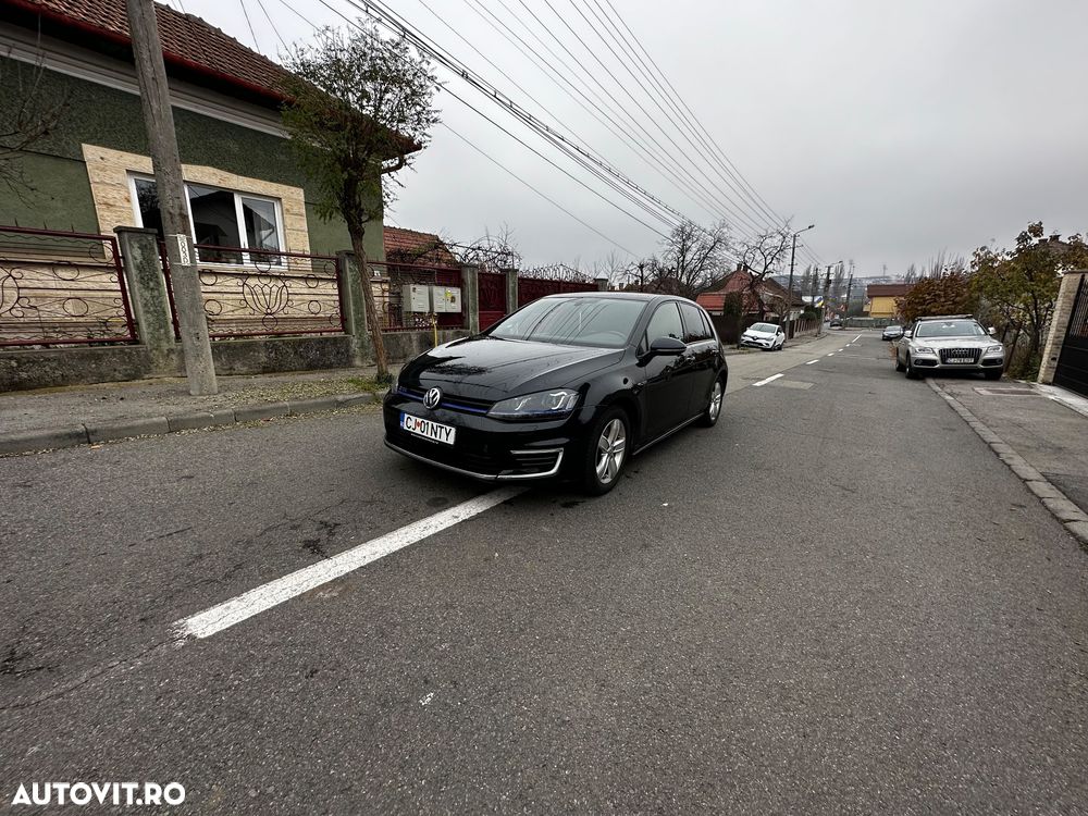 Volkswagen Golf - 22