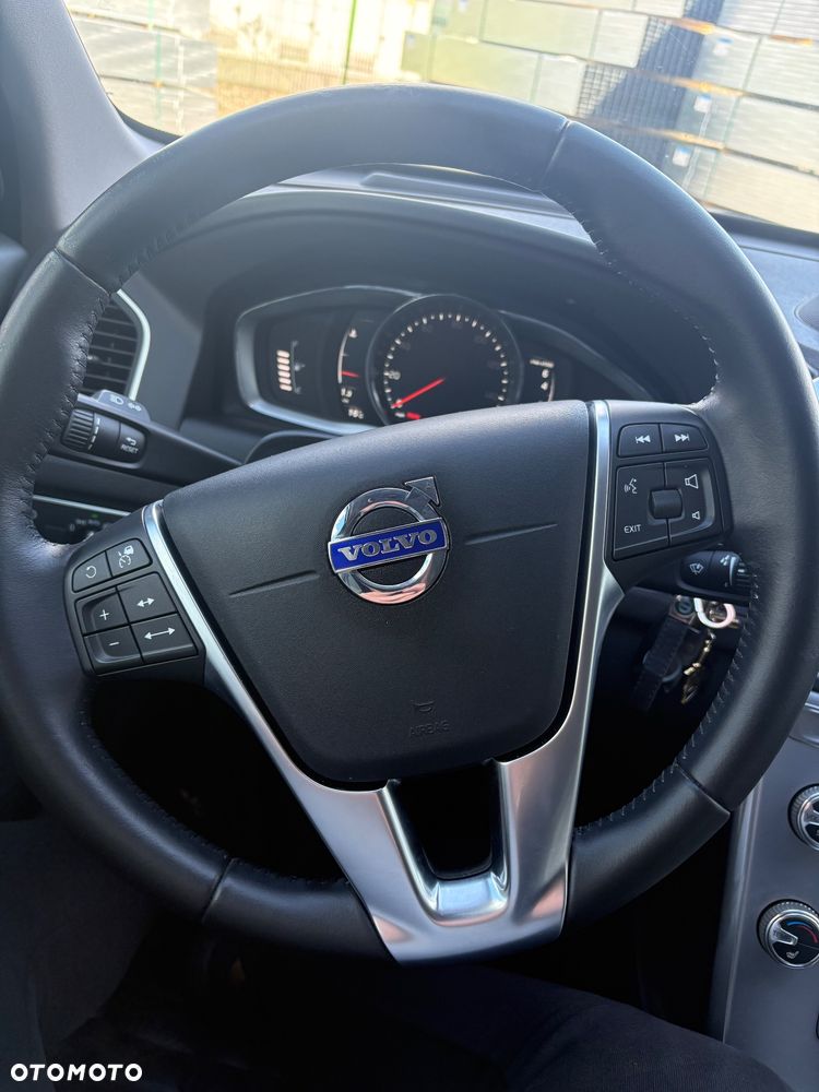 Volvo XC 60 T6 AWD Geartronic Momentum - 9