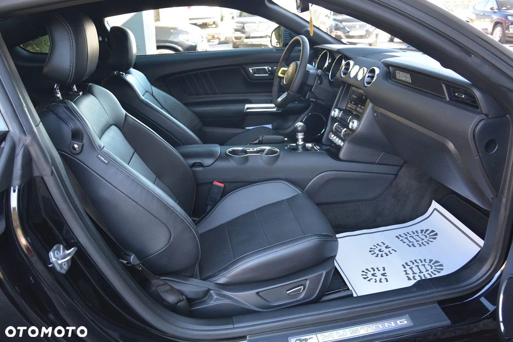 Ford Mustang - 14