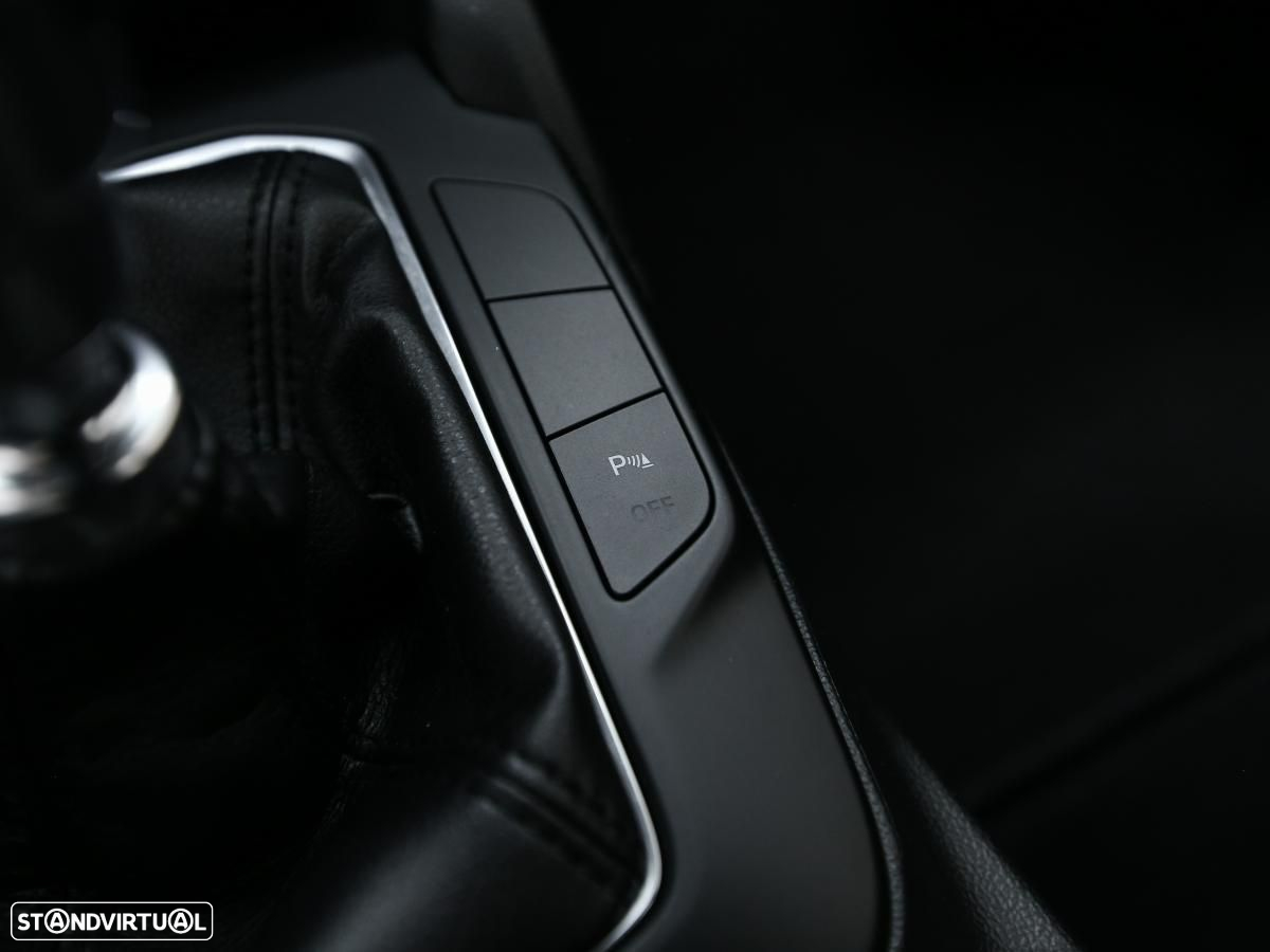 Ford Focus SW 1.5 TDCi EcoBlue Connected - 18