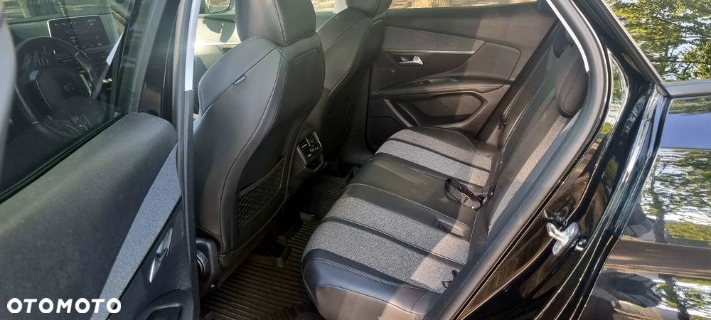 Peugeot 3008 1.5 BlueHDi Allure S&S EAT8 - 18