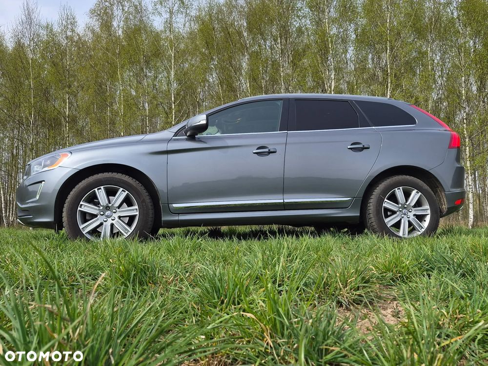 Volvo XC 60 T5 AWD Geartronic Momentum - 2