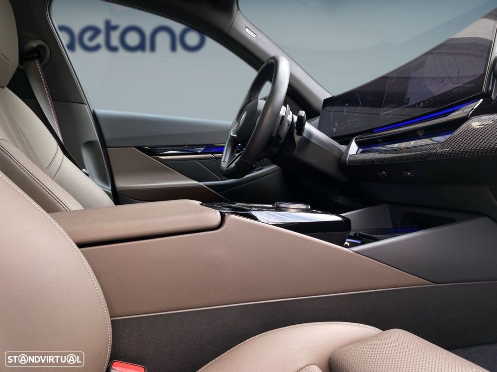 BMW 520 d Pack Desportivo M Pro - 18