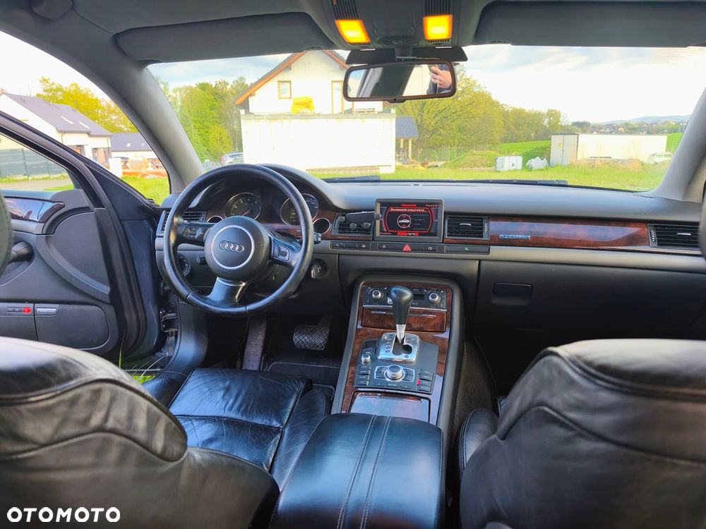 Audi A8 4.2 Quattro - 13
