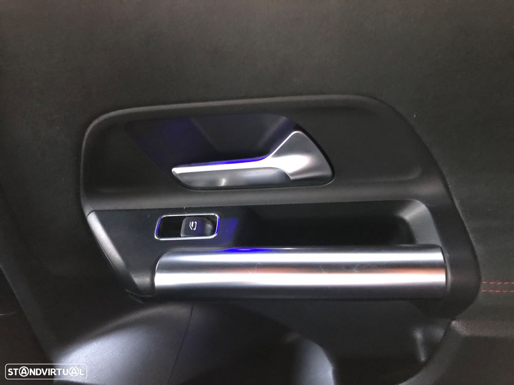 Mercedes-Benz GLA 180 d AMG Line - 39