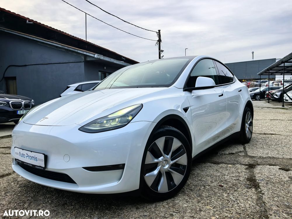 Tesla Model Y - 1