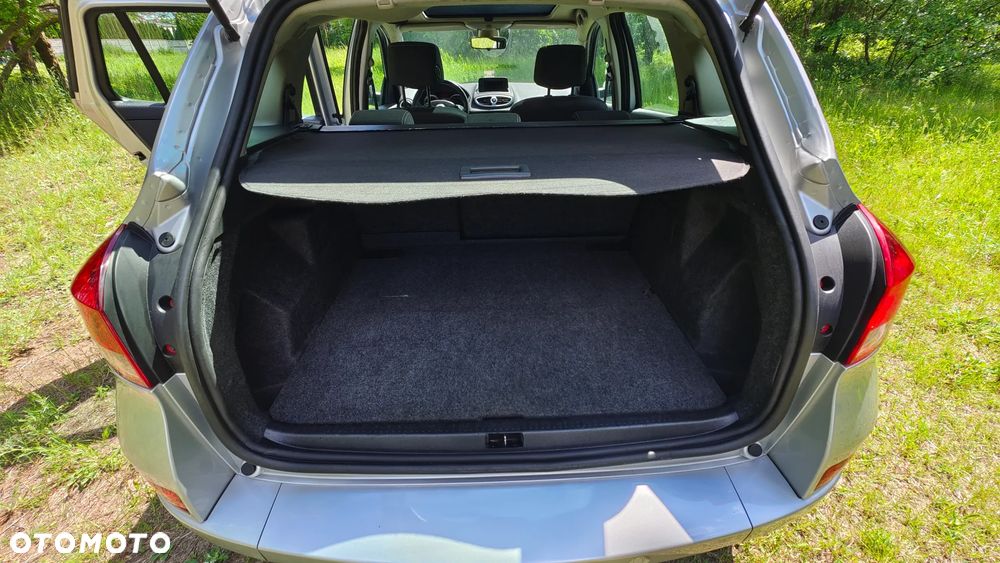 Renault Clio - 10