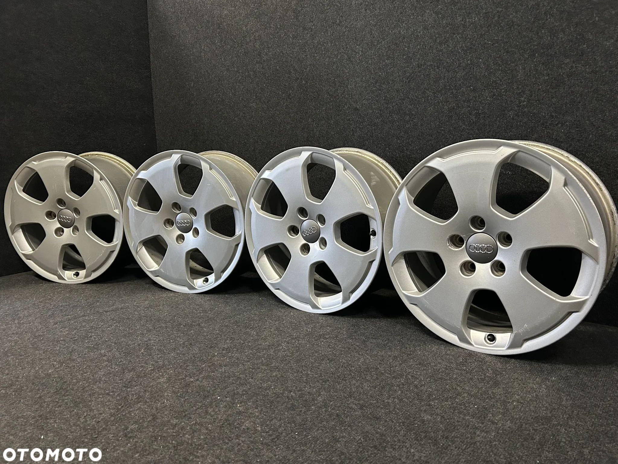 Alufelgi Audi A3 8P0, 8V0, A4 B6, B7 17 cali 5x112 4szt. - 1