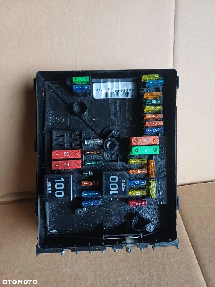 Skrzynka bezpieczników Vw Golf V 5 2006r 1.4 tsi benzyna - 1