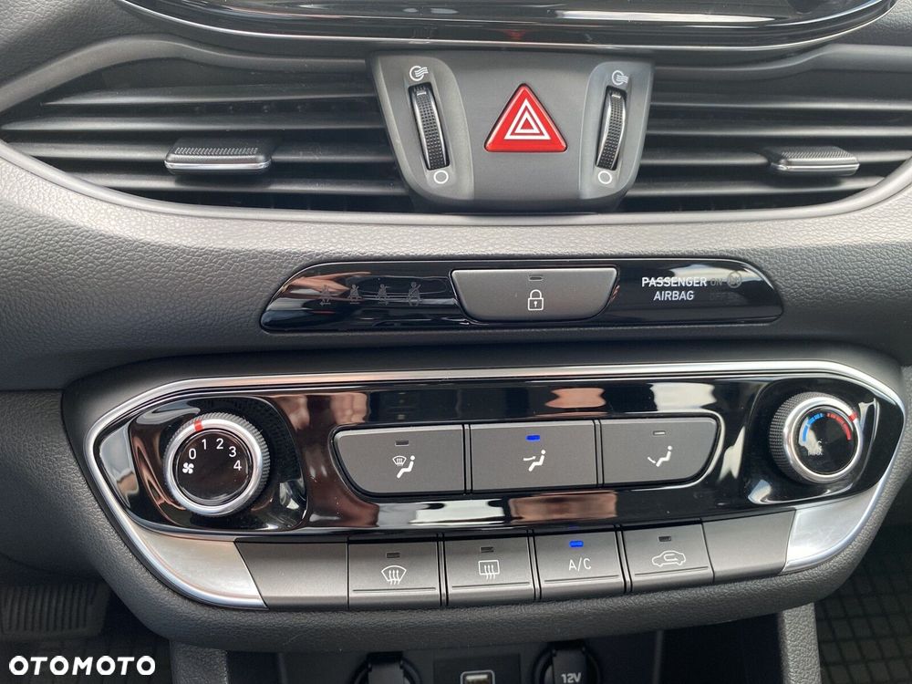 Hyundai i30 - 23