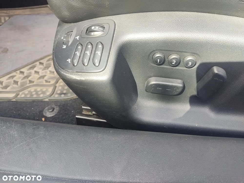 Renault Latitude - 12