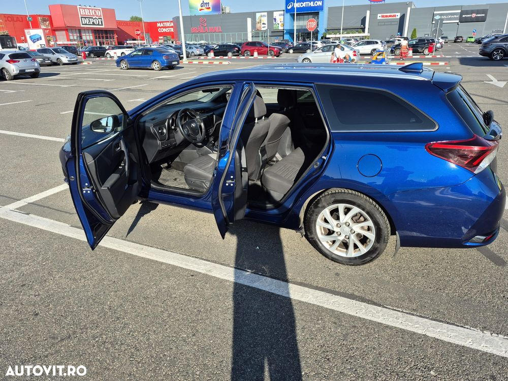 Toyota Auris 1.8 L VVT-i HSD Luna - 9