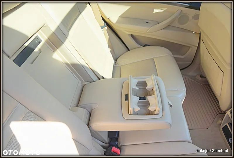 BMW X5 3.0si xDrive - 25