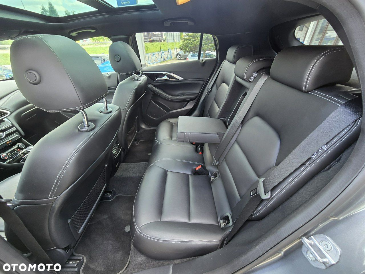 Infiniti QX30 2.0t Premium AWD 7DCT - 18
