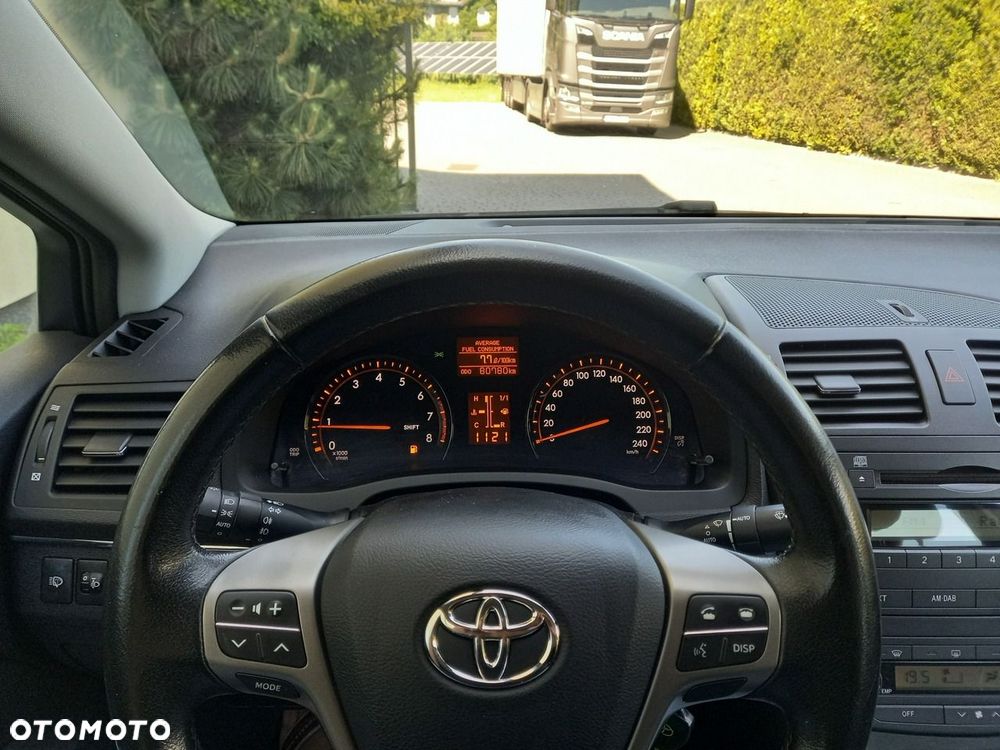 Toyota Avensis 1.8 Premium - 24