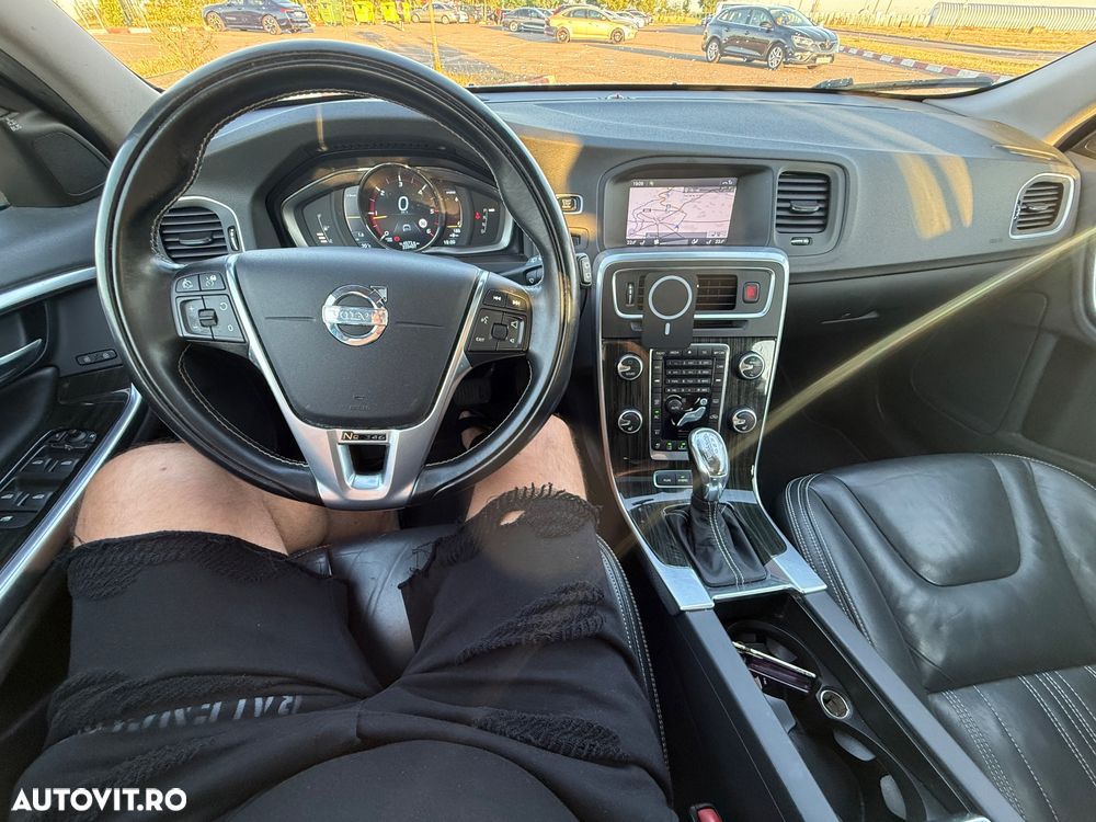 Volvo V60 D6 Plug-In-Hybrid AWD Geartronic Pure Limited - 9