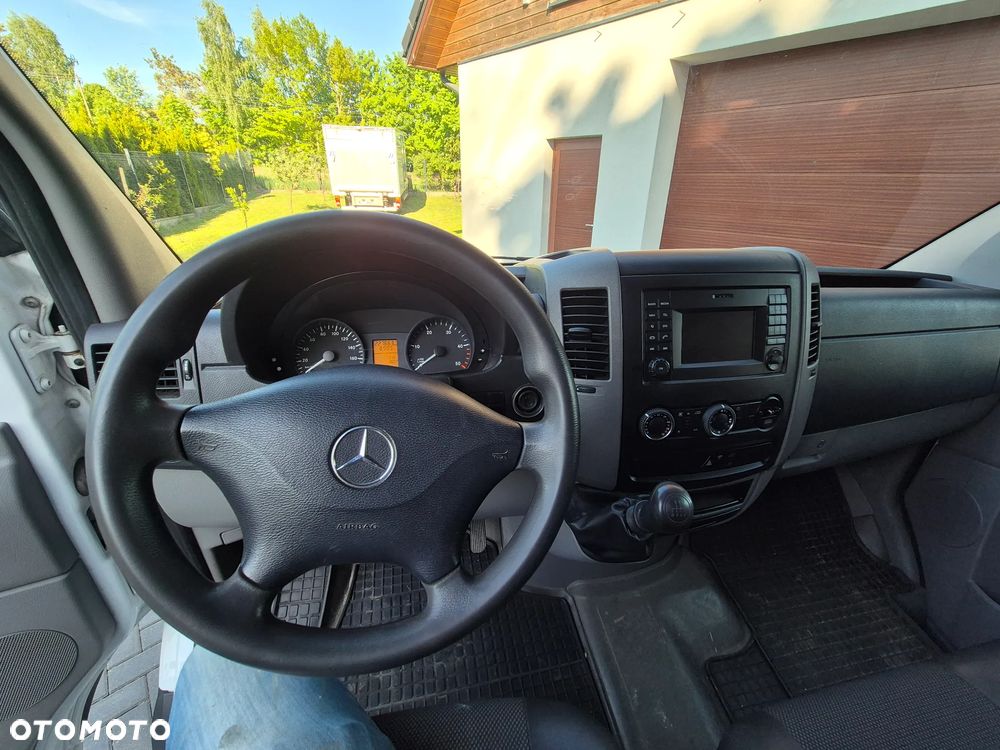 Mercedes-Benz Sprinter - 13