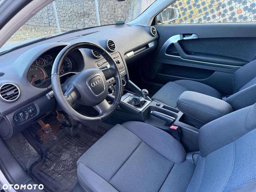 Audi A3 3-drzwiowe 2.0 TDI Attraction - 3