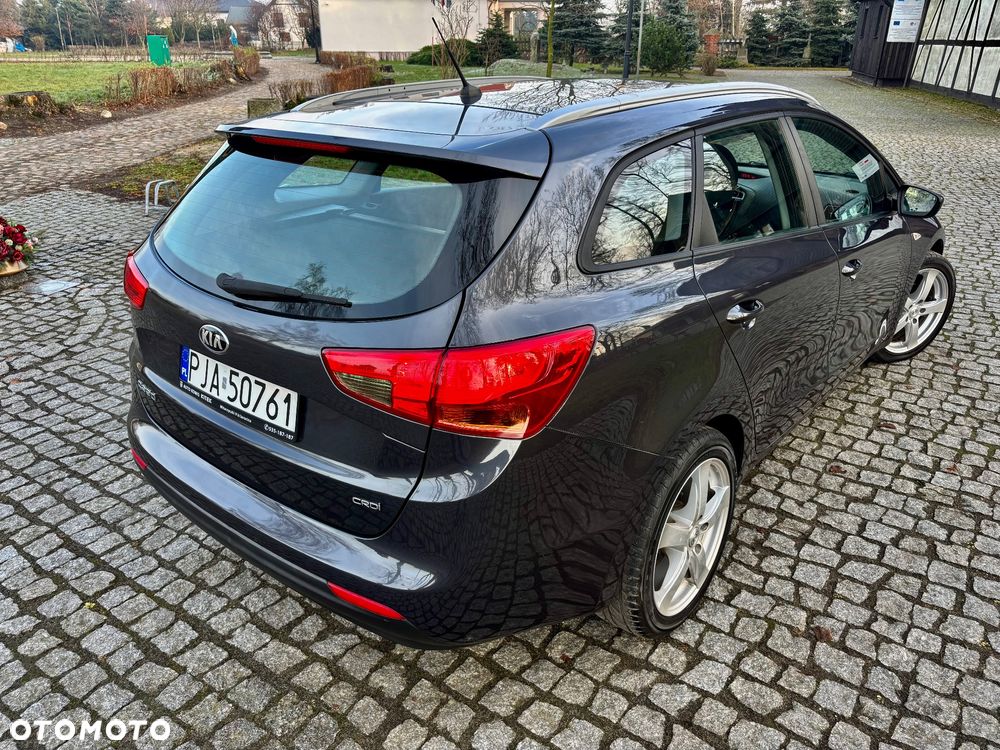 Kia Ceed - 11