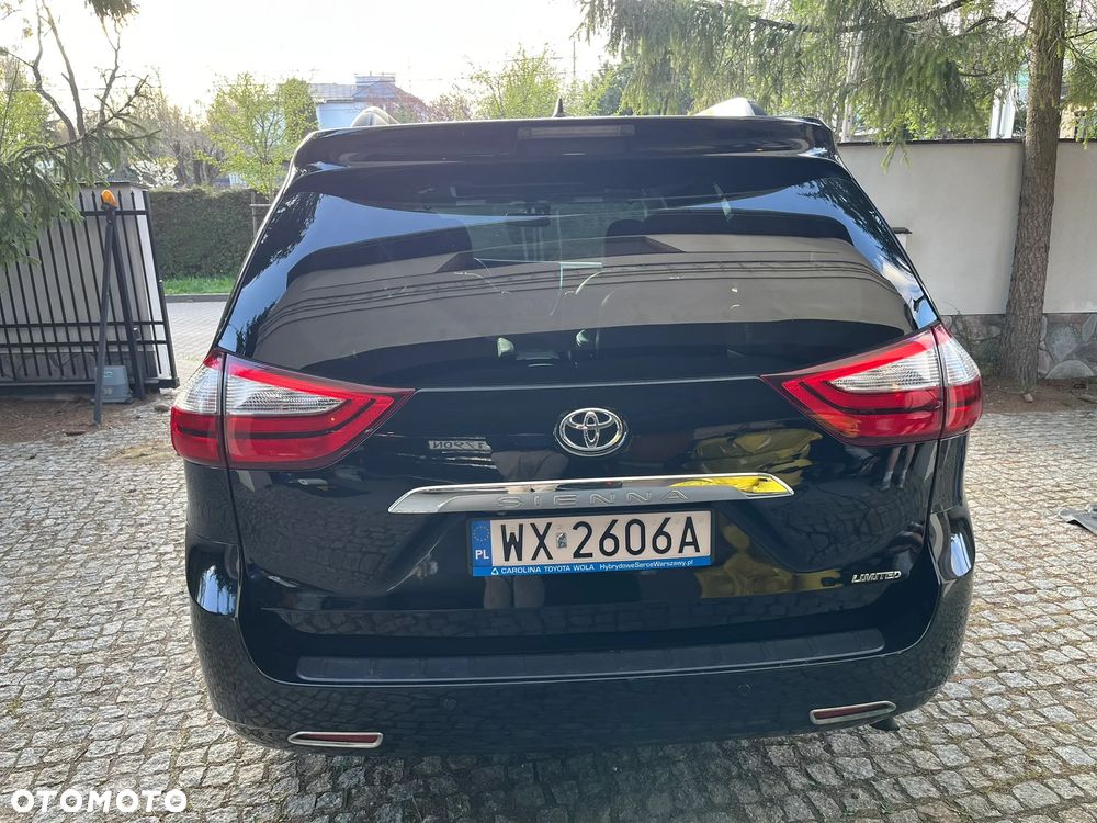Toyota Sienna - 9