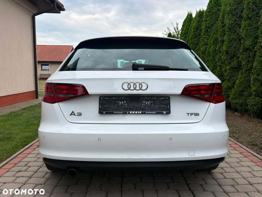 Audi A3 Sportback 1.2 TFSI S tronic Ambiente - 2