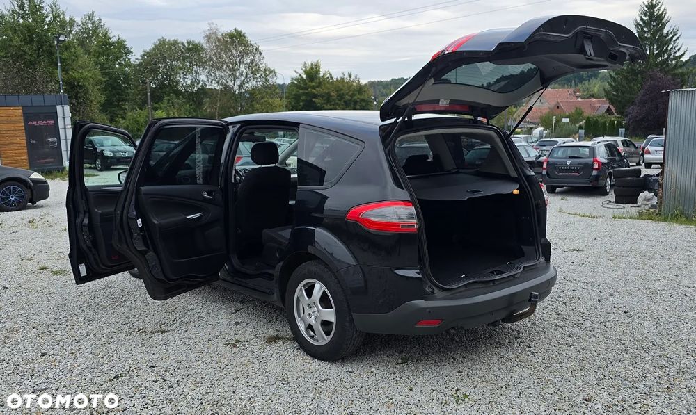 Ford S-Max - 13