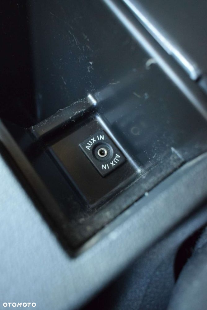 Volkswagen Touran - 33