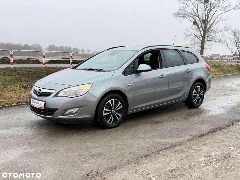 Opel Astra 2011