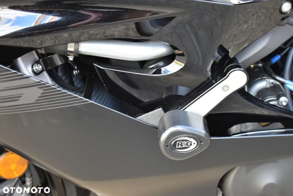Yamaha R6 - 35
