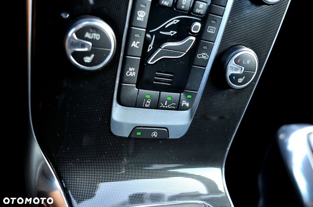 Volvo V40 D3 Drive-E Inscription - 16