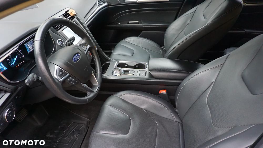 Ford Fusion - 8