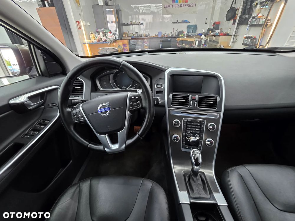 Volvo XC 60 D5 AWD Summum - 3
