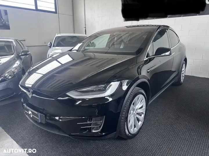 Tesla Model X - 1